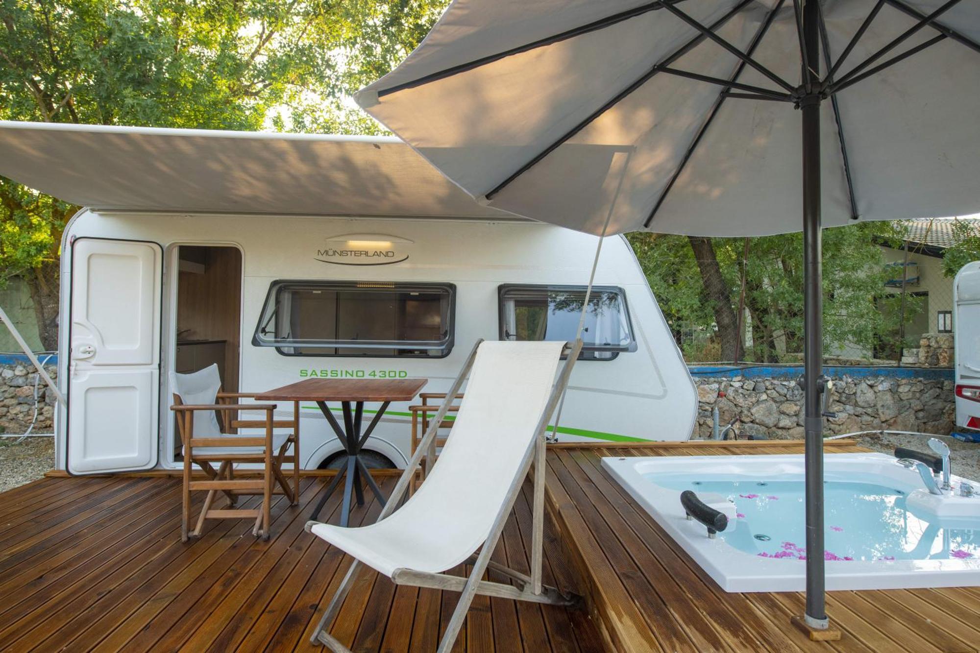 מלון פאטהיה Nomade Caravan Camping מראה חיצוני תמונה